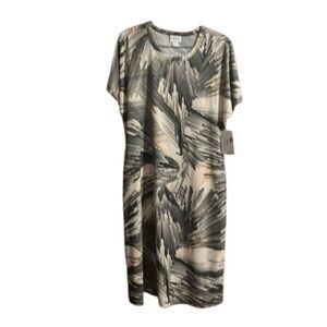 #325 NWT Lularoe Marly Medium dress with a belt and pockets